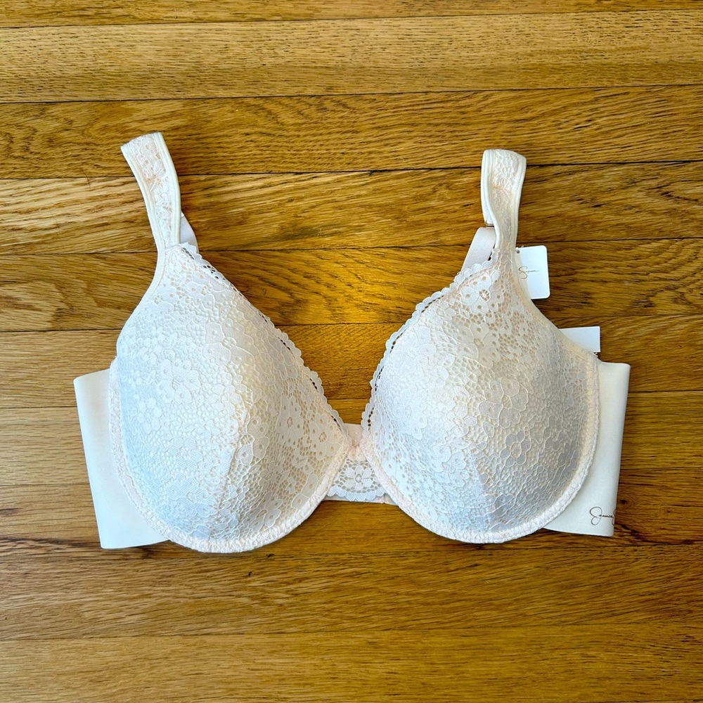 NWT. Jessica Simpson Cream Lace Bra